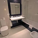 Rosario Ii, Edificio Moderno Hotel