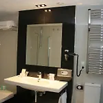 Rosario Ii, Edificio Moderno Hotel