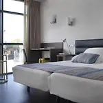 Rosario Ii, Edificio Moderno Hotel