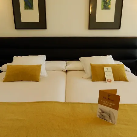 Rosario Ii, Edificio Moderno فندق ريباذيسييّا