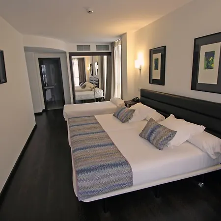 Rosario Ii, Edificio Moderno فندق ريباذيسييّا