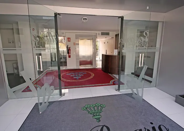 Rosario Ii, Edificio Moderno Hotel Ribadesella