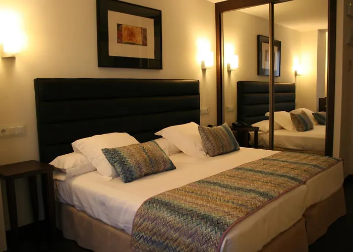 Hotel Rosario Ii, Edificio Moderno