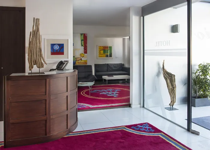 Rosario Ii, Edificio Moderno Hotel