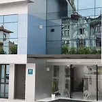 Rosario Ii, Edificio Moderno Otel 4*