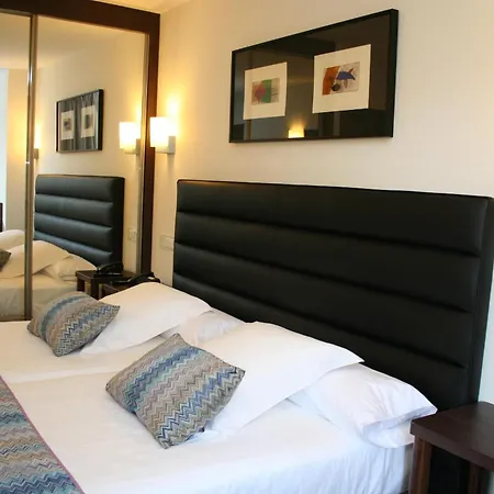 ホテル Rosario Ii, Edificio Moderno リバデセリャ