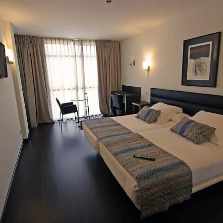 Rosario Ii, Edificio Moderno 4*