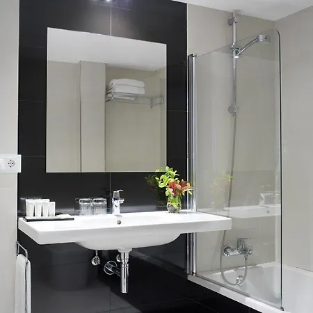 Rosario Ii, Edificio Moderno リバデセリャ