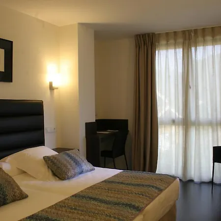 Hotel Rosario Ii, Edificio Moderno