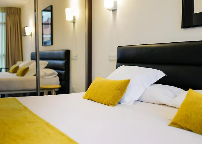 Hotel Rosario Ii, Edificio Moderno