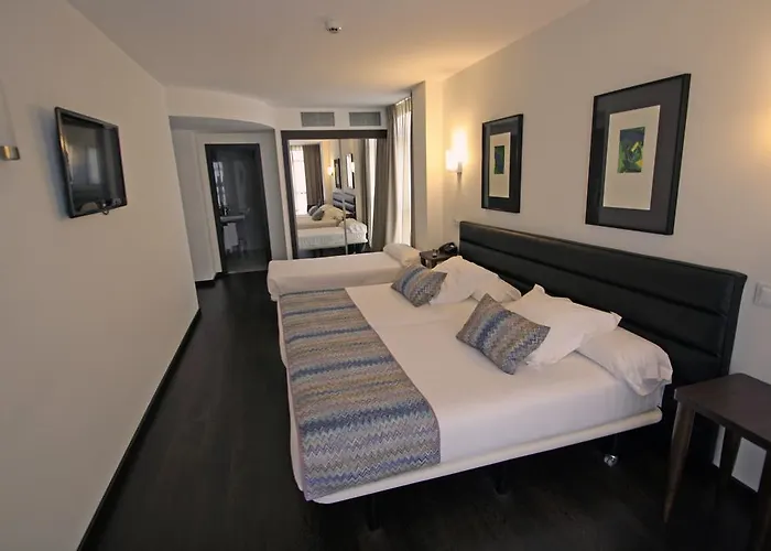 Rosario Ii, Edificio Moderno Hotel Ribadesella