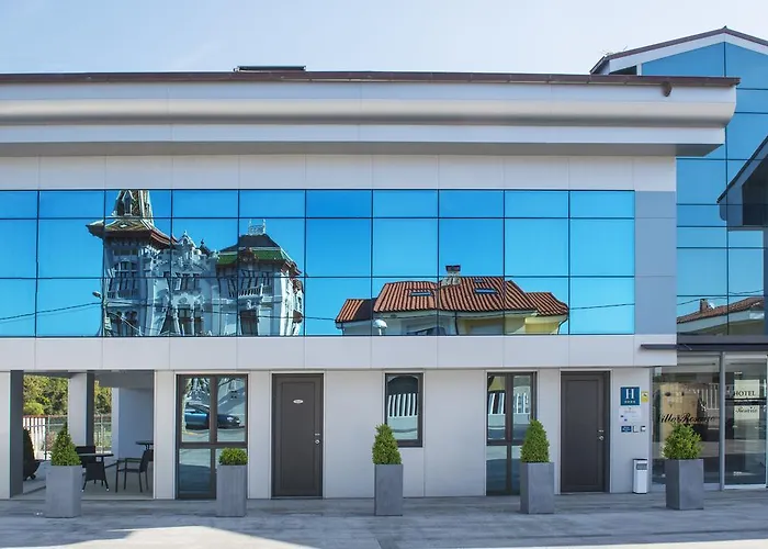 Rosario Ii, Edificio Moderno Hotel