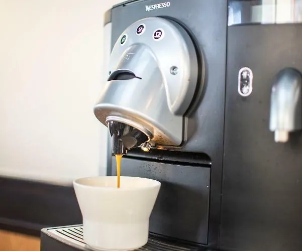 Hotel Rosario Ii, Edificio Moderno